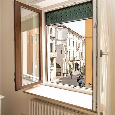 Domus Verona - Elegante Residenza Con Affaccio Su Porta Leoni Dış mekan fotoğraf