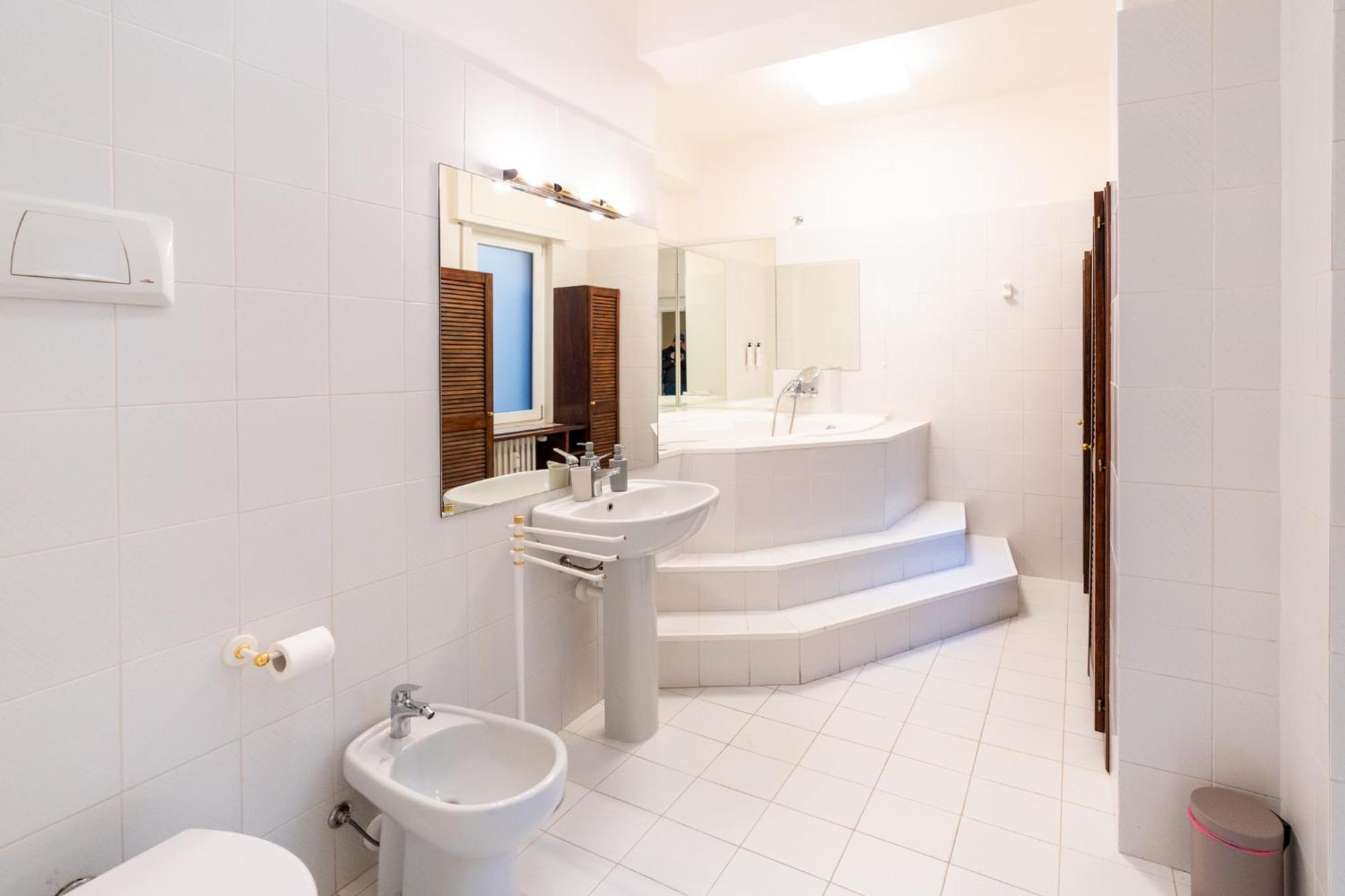 Domus Verona - Elegante Residenza Con Affaccio Su Porta Leoni Oda fotoğraf