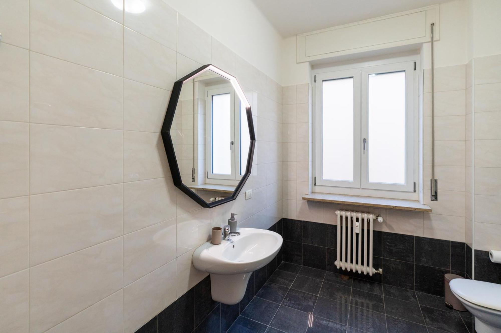 Domus Verona - Elegante Residenza Con Affaccio Su Porta Leoni Oda fotoğraf