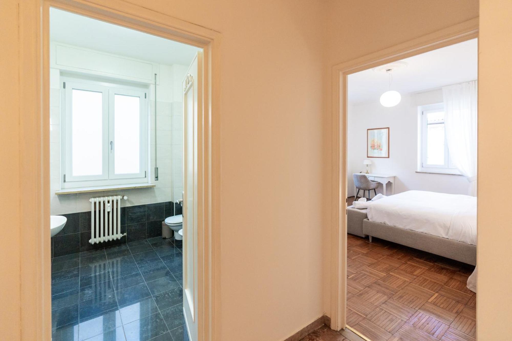 Domus Verona - Elegante Residenza Con Affaccio Su Porta Leoni Oda fotoğraf