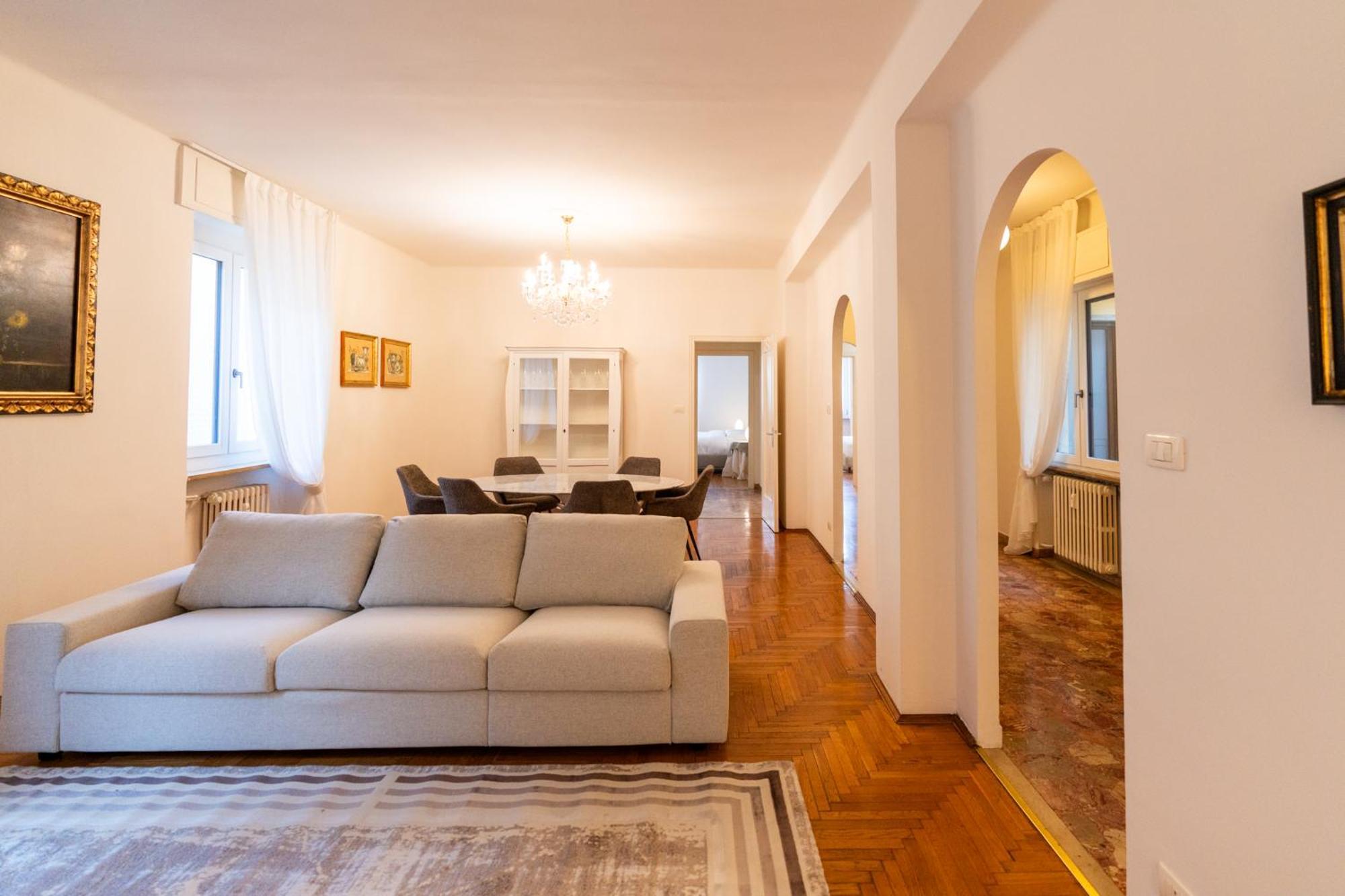 Domus Verona - Elegante Residenza Con Affaccio Su Porta Leoni Oda fotoğraf
