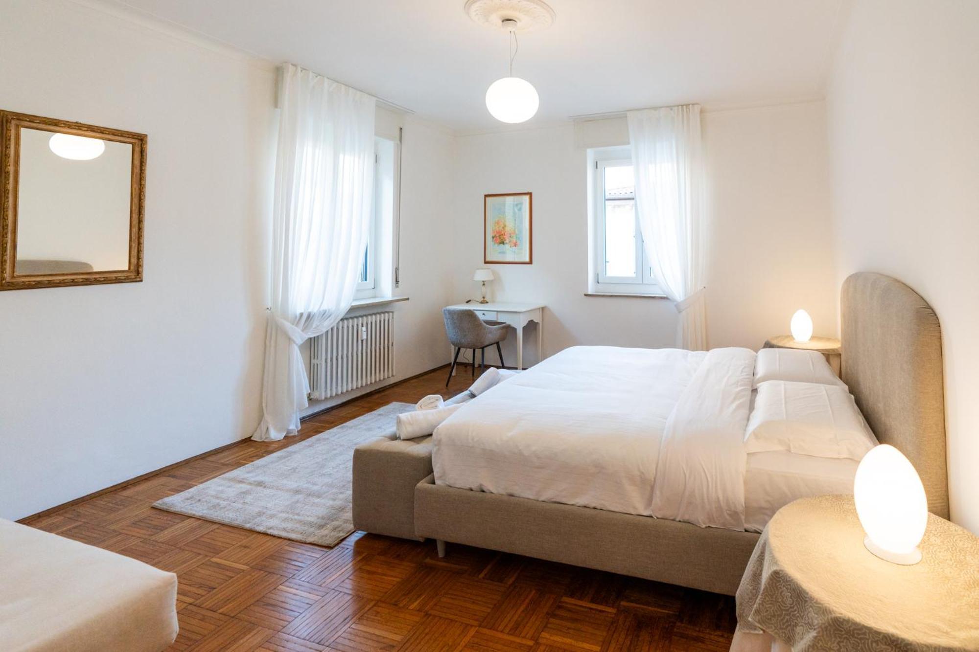 Domus Verona - Elegante Residenza Con Affaccio Su Porta Leoni Oda fotoğraf